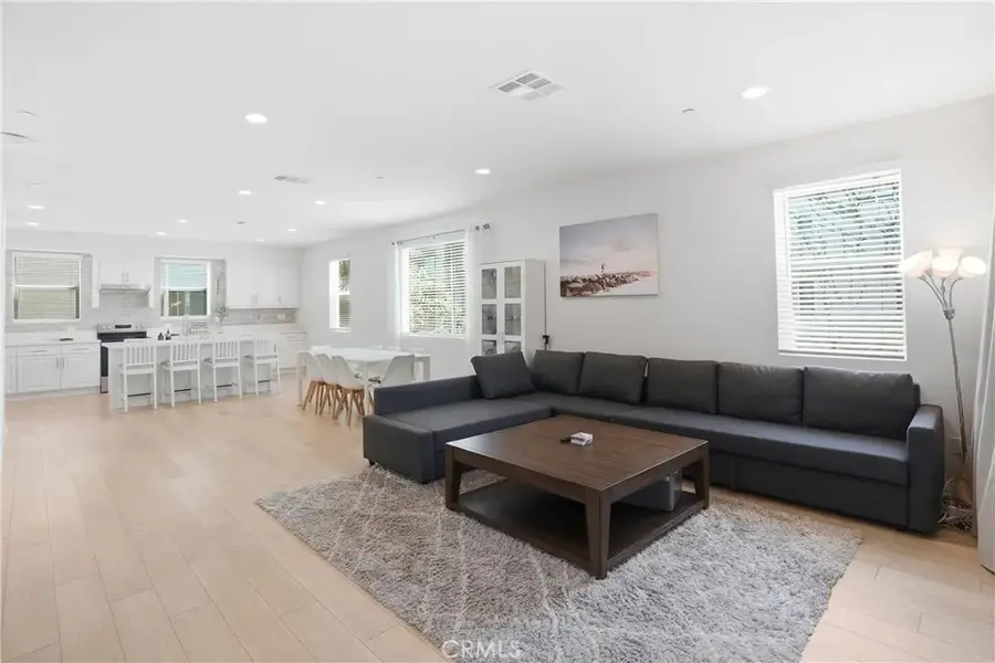 916 E 3rd St, Santa Ana, CA 92701 - #2