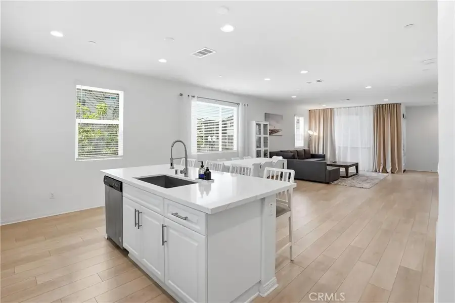 916 E 3rd St, Santa Ana, CA 92701 - #3