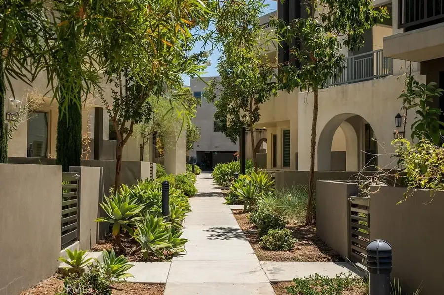 128 Catalyst, Irvine, CA 92618 - #3