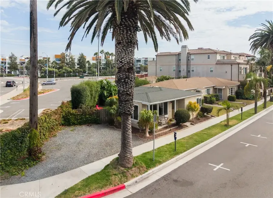 320 2nd Street, Huntington Beach, CA 92648 - #2