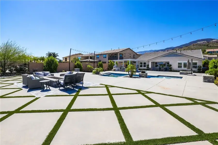 2627 Chad Zeller, Corona, CA 92882 - #2