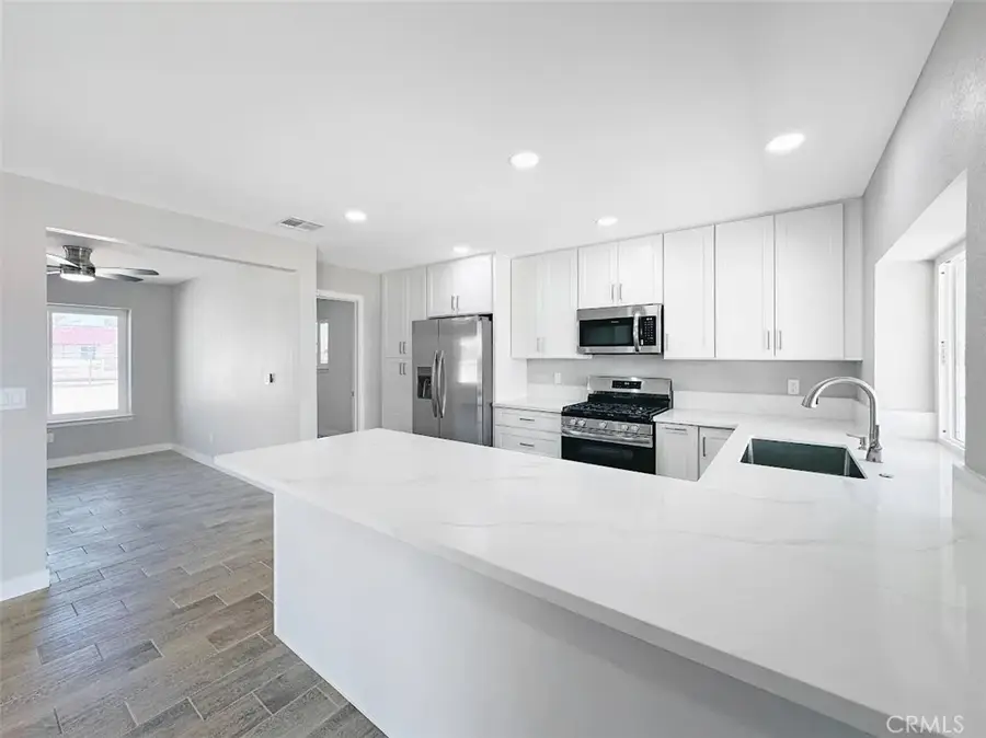 10655 9th, Hesperia, CA 92345 - #3