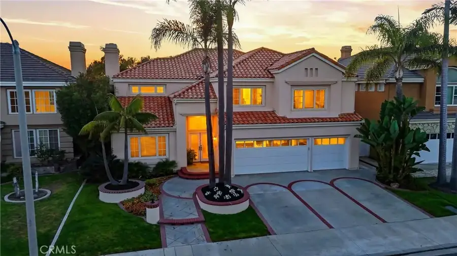 21171 Hillsdale Lane, Huntington Beach, CA 92646 - #2