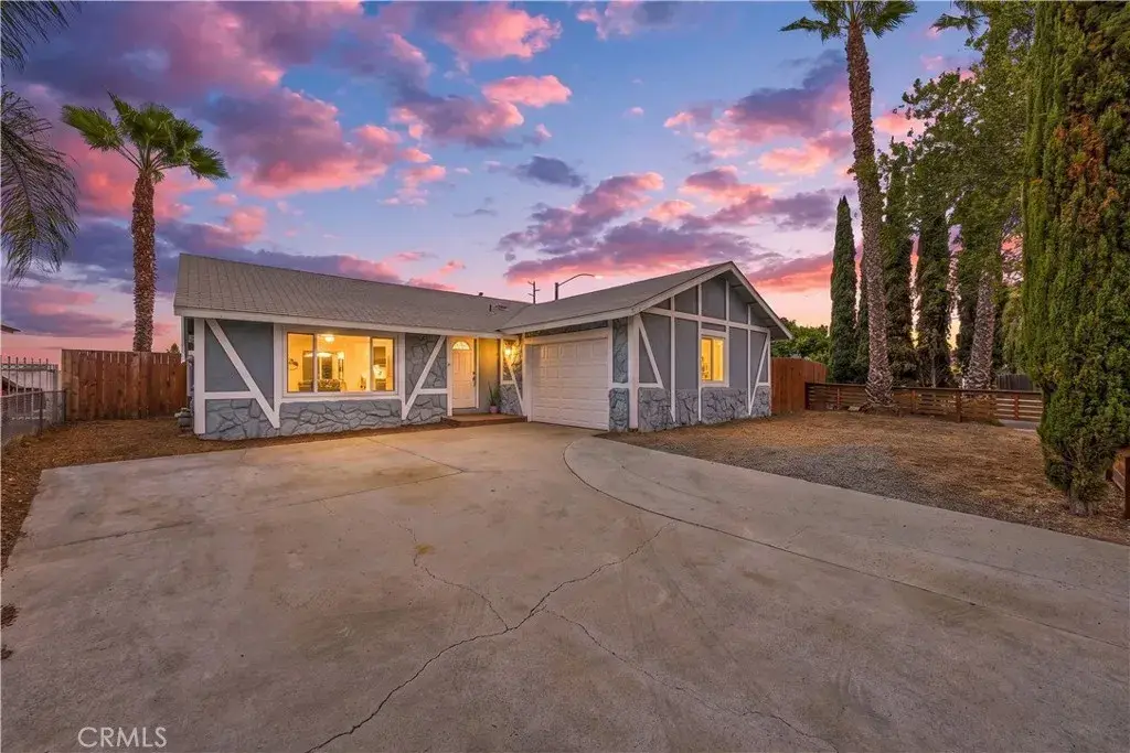 560 W Los Angeles Drive, Vista, CA 92083 - #1