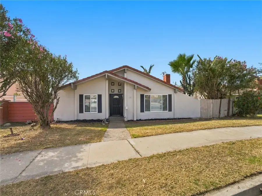 330 W Devonshire Drive, Oxnard, CA 93030 - #2