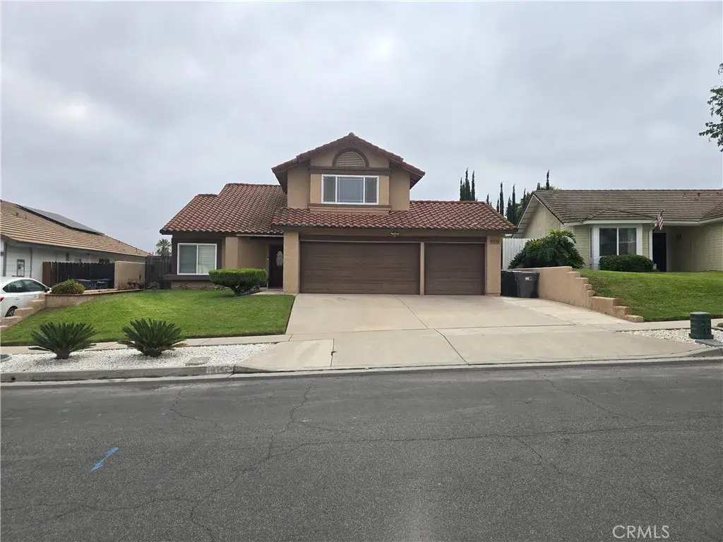 2147 Stratford, Corona, CA 92879 - #1