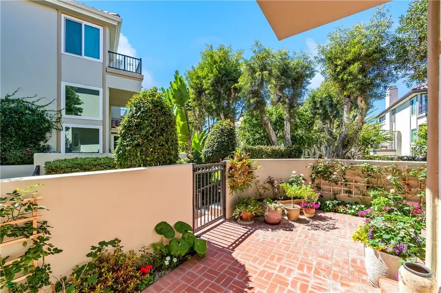19401 Merion Circle, Huntington Beach, CA 92648 - #2