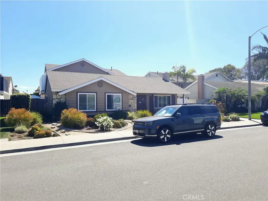7282 La Mancha Cir, Huntington Beach, CA 92647 - #2