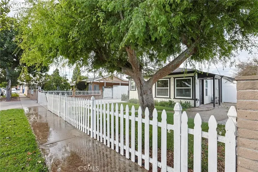 122 N Bewley Street, Santa Ana, CA 92703 - #2