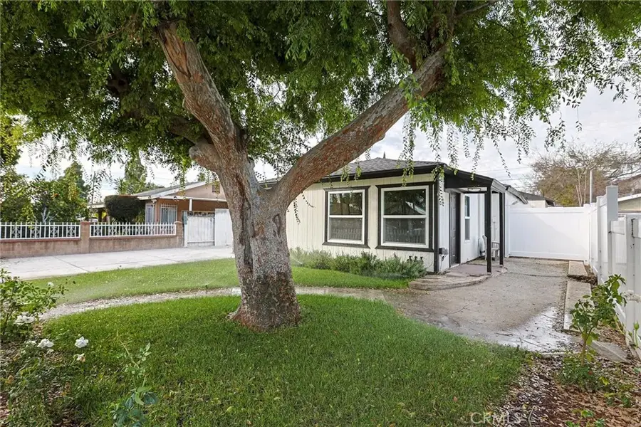 122 N Bewley Street, Santa Ana, CA 92703 - #3
