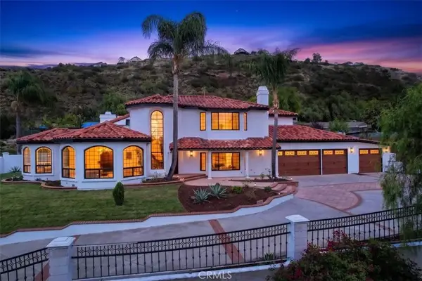 12322 Canyon Terrace, Santa Ana, CA 92705