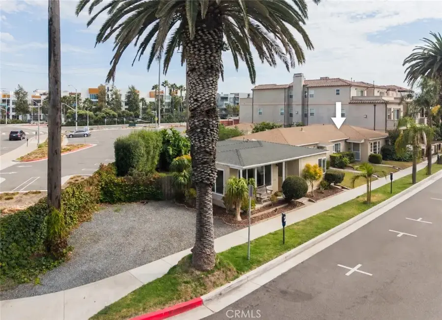 316 2nd, Huntington Beach, CA 92648 - #3