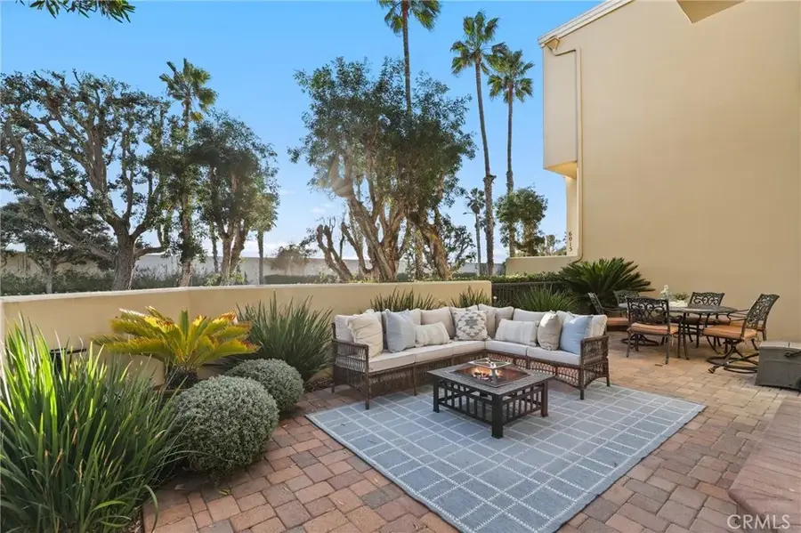6011 Shadowbrook, Huntington Beach, CA 92648 - #3