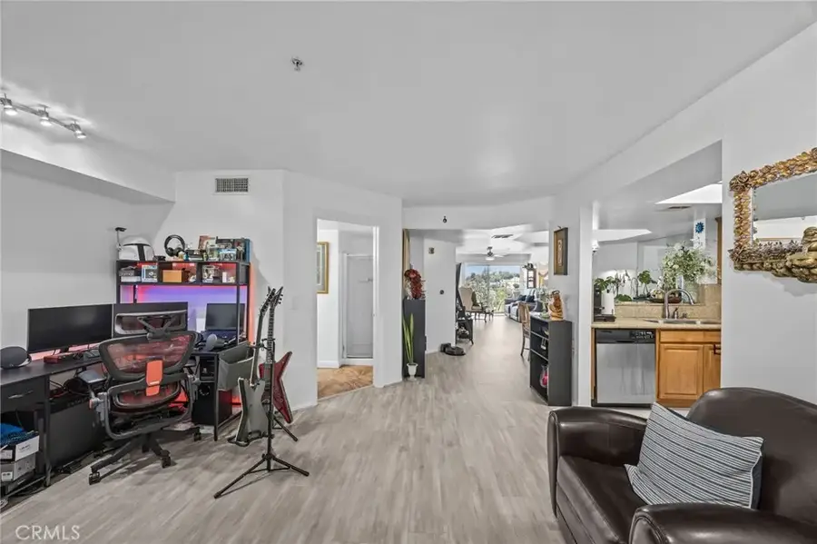 4755 Templeton St #2215, Los Angeles, CA 90032 - #3
