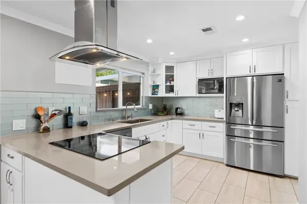 3165 College, Costa Mesa, CA 92626