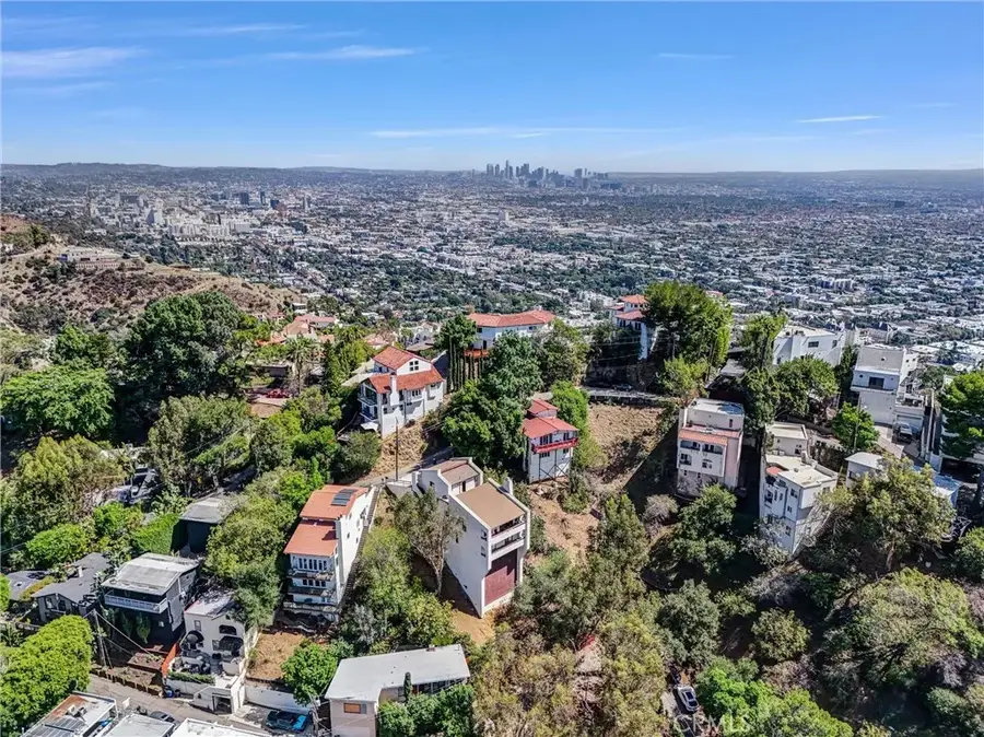 8289 Grand View, Los Angeles, CA 90046 - #2