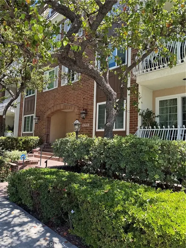 10668 Eastborne #203, Los Angeles, CA 90024