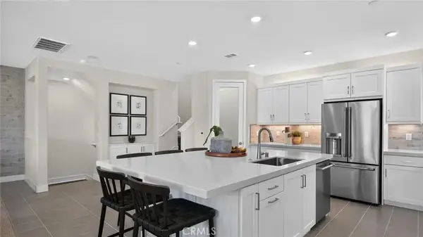 933 Treble, Irvine, CA 92618