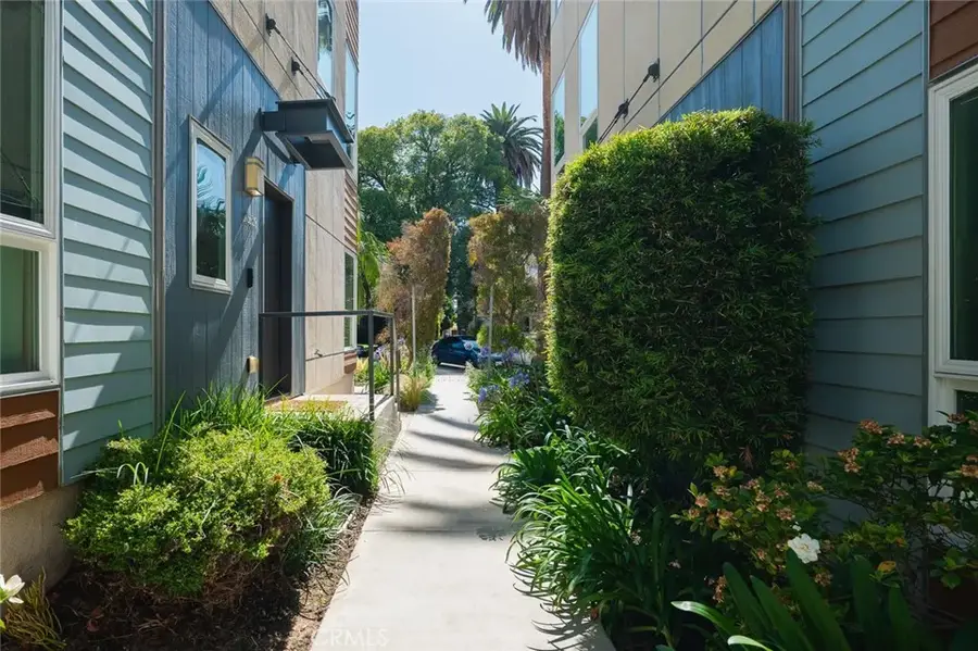 5627 Observation, Los Angeles, CA 90028 - #3