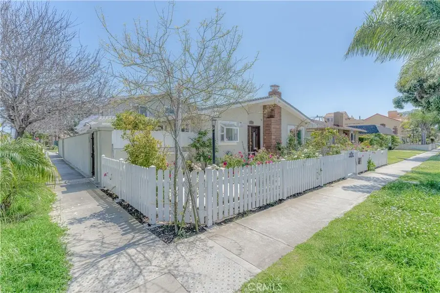 526 17th Street, Huntington Beach, CA 92648 - #2