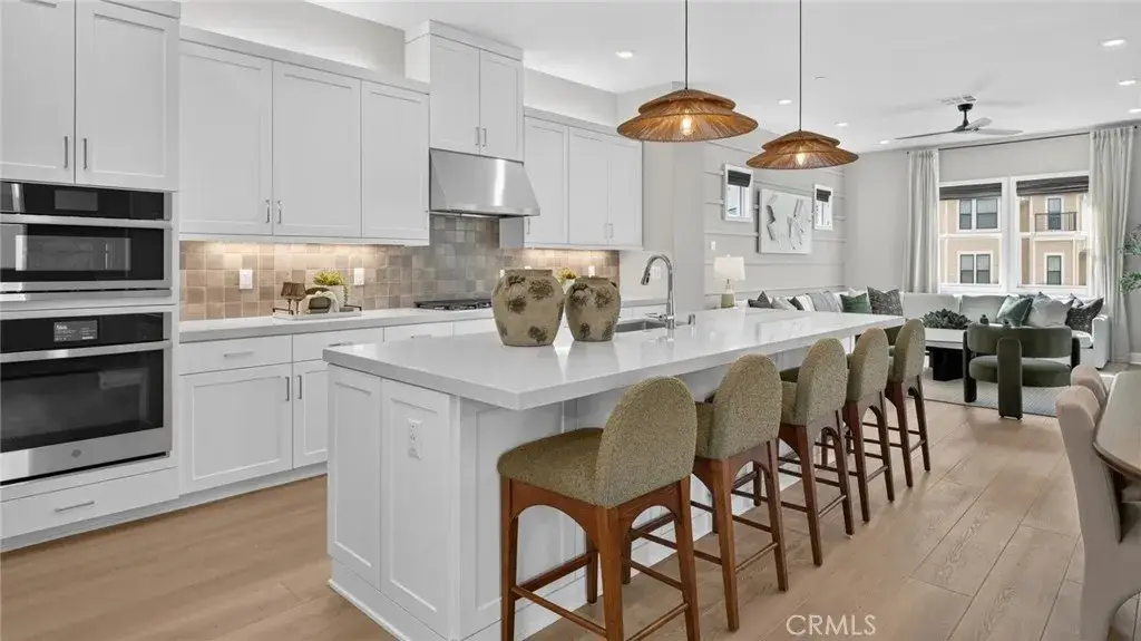 933 Chinon, Irvine, CA 92618 - #1