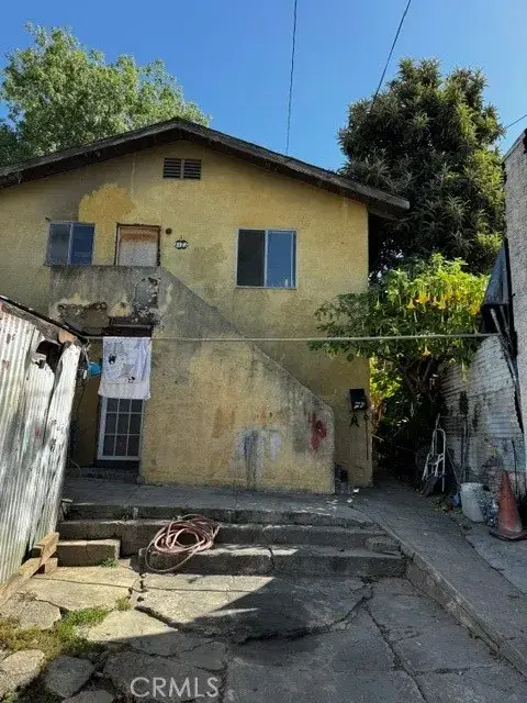 4172 Service St, Los Angeles, CA 90063
