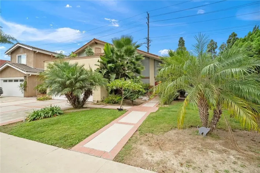 622 W Alpine Avenue, Santa Ana, CA 92707 - #2