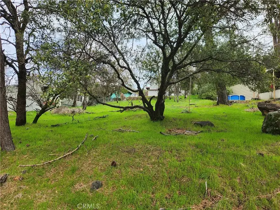 582 Silver Leaf Dr., Oroville, CA 95966 - #3