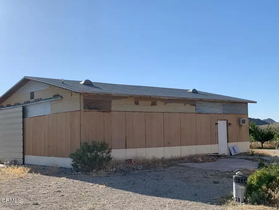 10424 Santa Fe Fire Road, Lucerne Valley, CA 92356 - Image #3