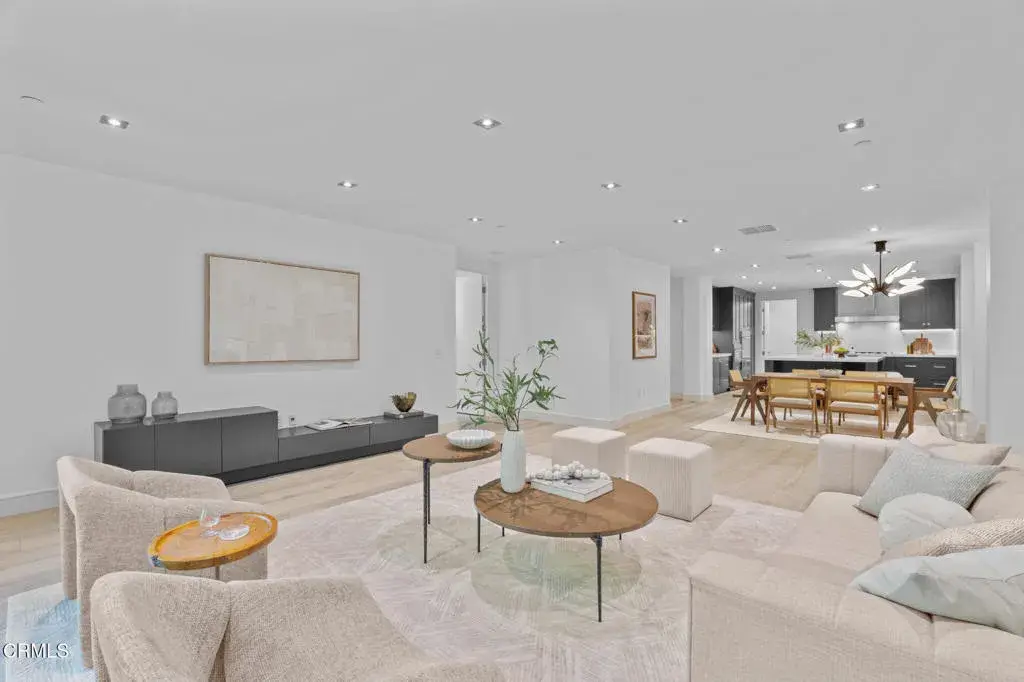 432 N Oakhurst Drive #104, Beverly Hills, CA 90210 - Image #1