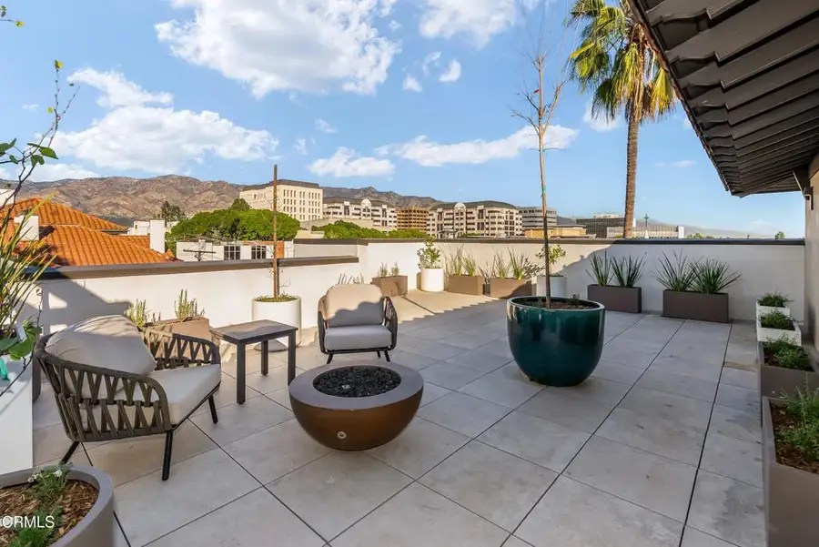139 S Oak Knoll Avenue #102, Pasadena, CA 91101 - #3