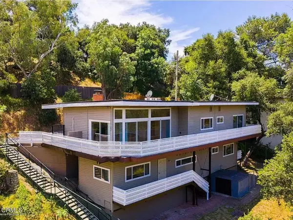 2040 Hilldale Drive, La Canada Flintridge, CA 91011