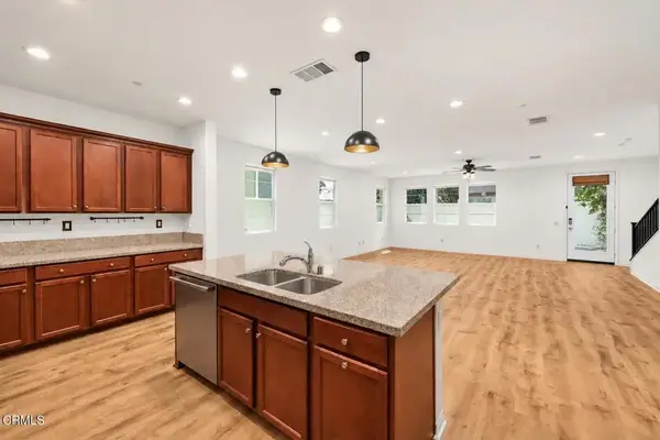 17326 Parque Vanowen Way, Lake Balboa, CA 91406