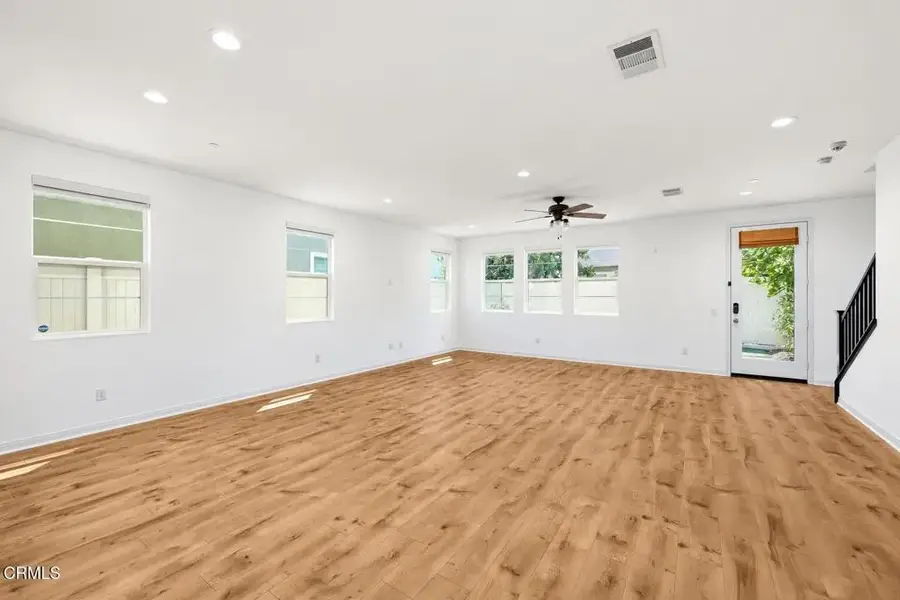 17326 Parque Vanowen Way, Lake Balboa, CA 91406 - #2
