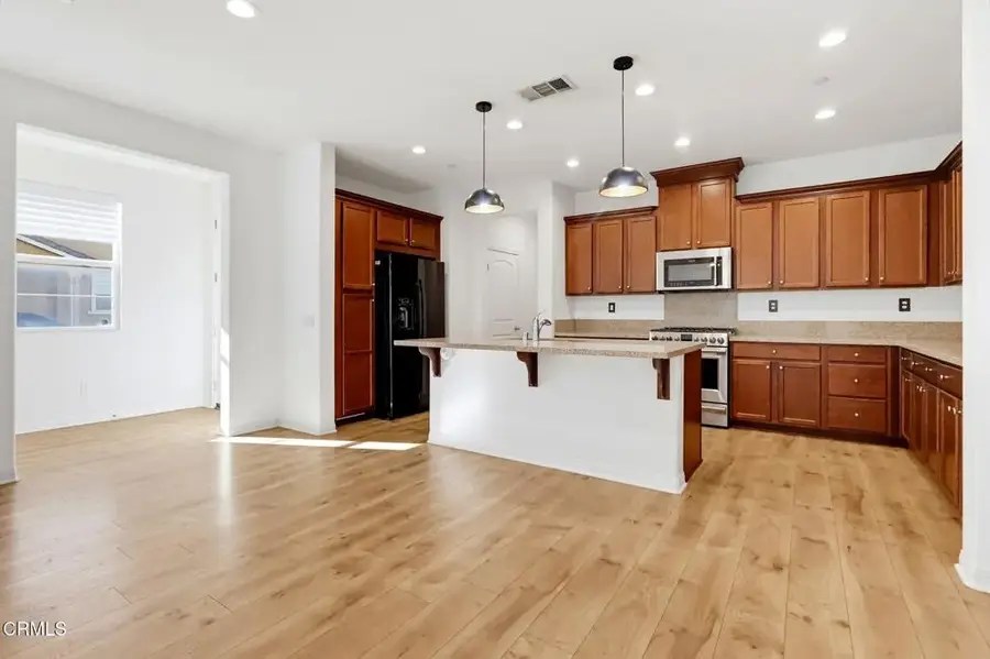 17326 Parque Vanowen Way, Lake Balboa, CA 91406 - #3