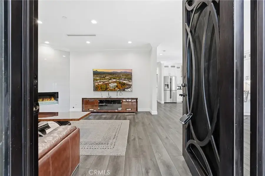 430 N Parish Place, Burbank, CA 91506 - Image #3