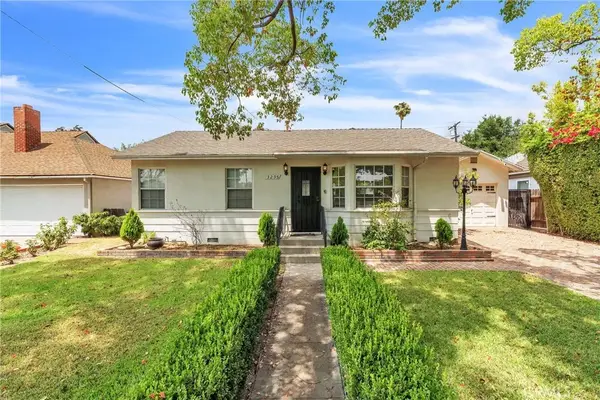 3295 Las Lunas, Pasadena, CA 91107