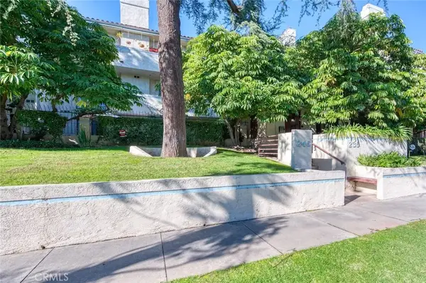 245 S Holliston Avenue #109, Pasadena, CA 91106