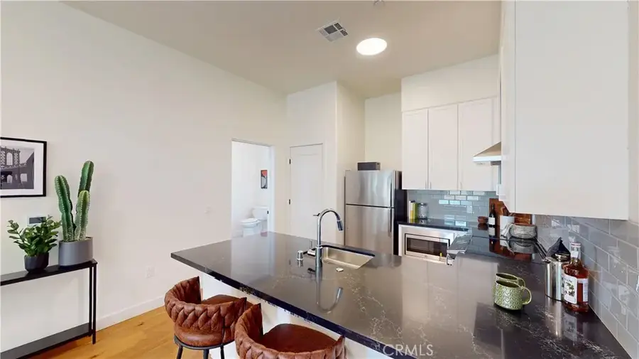 1878 E Walnut Street #203, Pasadena, CA 91107 - #3