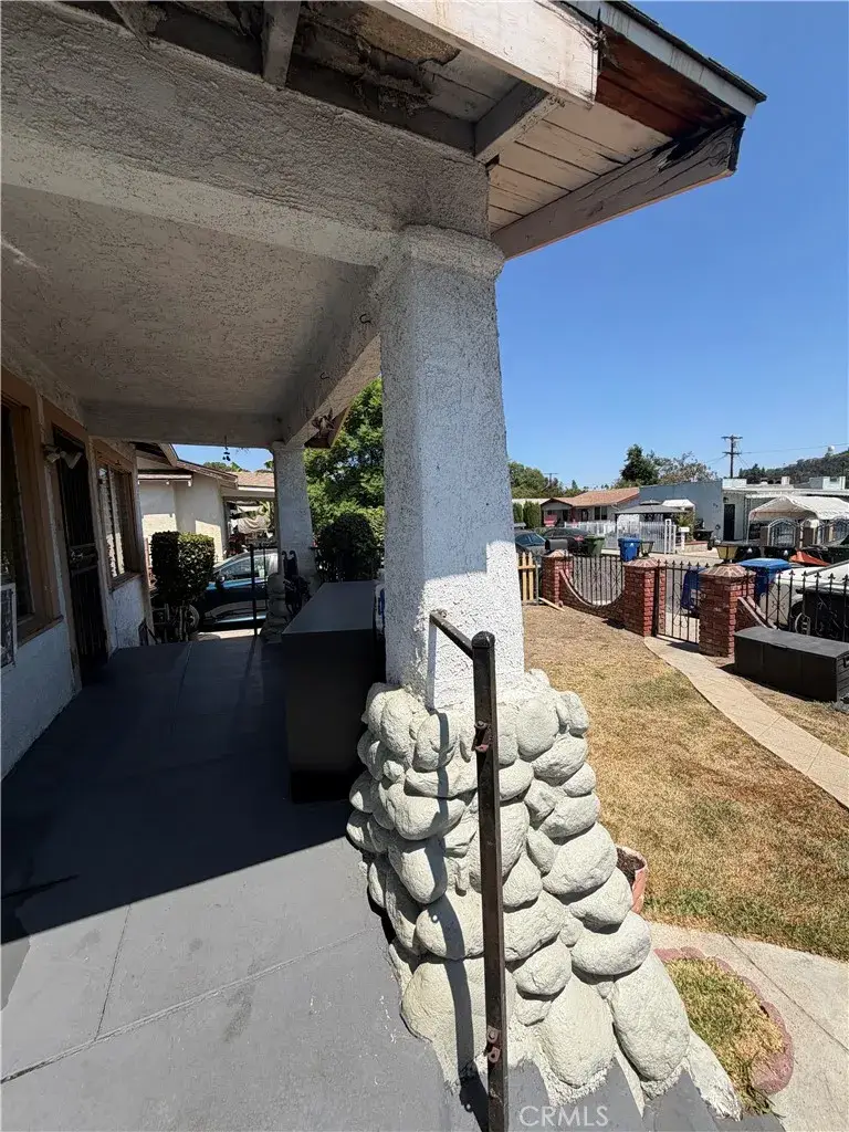 211 Chestnut, Los Angeles, CA 90042 - #3
