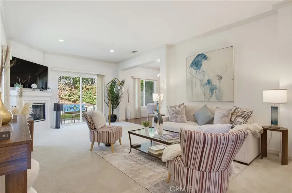 15735 Wyandotte, Lake Balboa, CA 91406 - #1