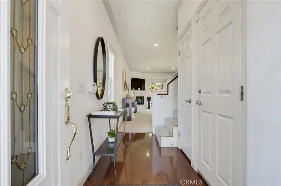 15735 Wyandotte, Lake Balboa, CA 91406 - #3