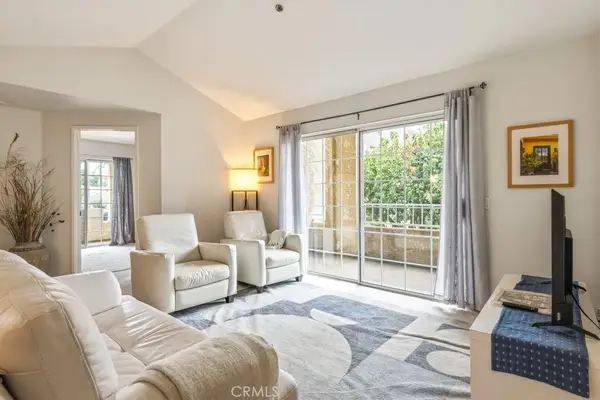 2700 Lawrence Crossley Road #9, Palm Springs, CA 92264