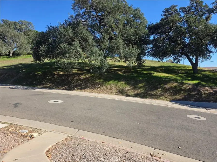 301 Oak Meadow, Paso Robles, CA 93446 - #3