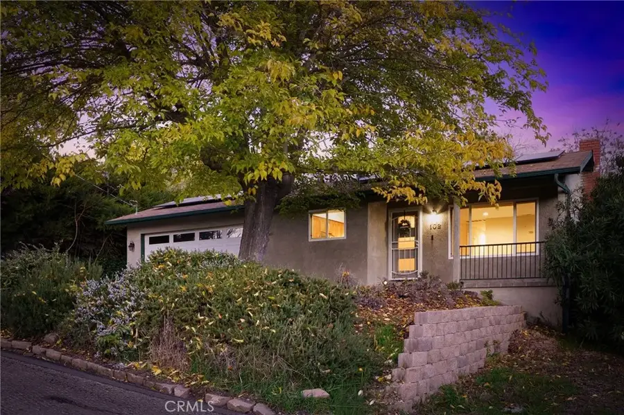 102 Glencrest Lane, Paso Robles, CA 93446 - Image #2