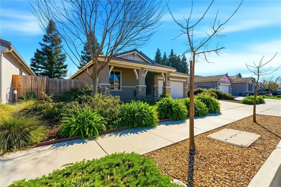 3142 S Kennedy Street, Visalia, CA 93292 - #2