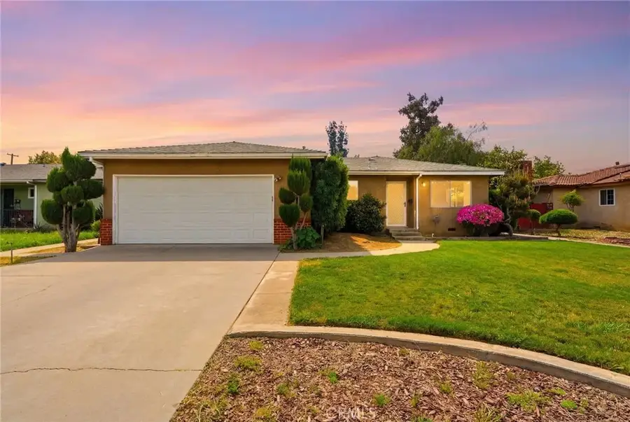 1123 E Washington Avenue, Reedley, CA 93654 - #2