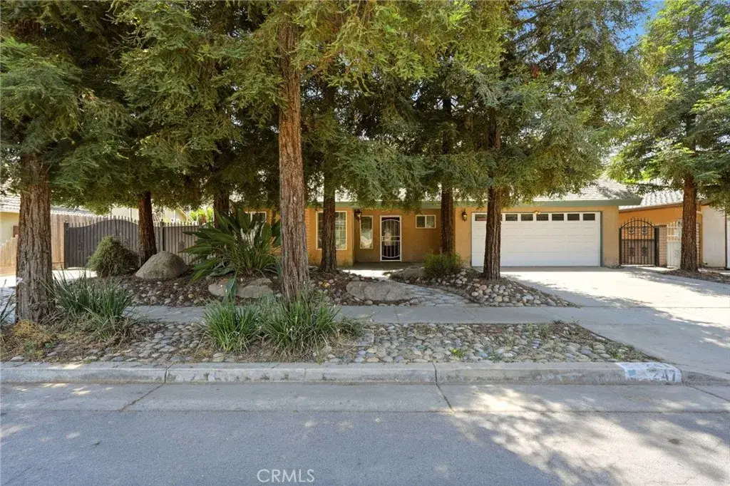 247 E Kennedy, Tulare, CA 93274 - #1