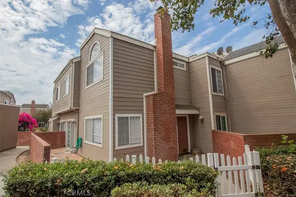2460 Village Green, Santa Maria, CA 93455