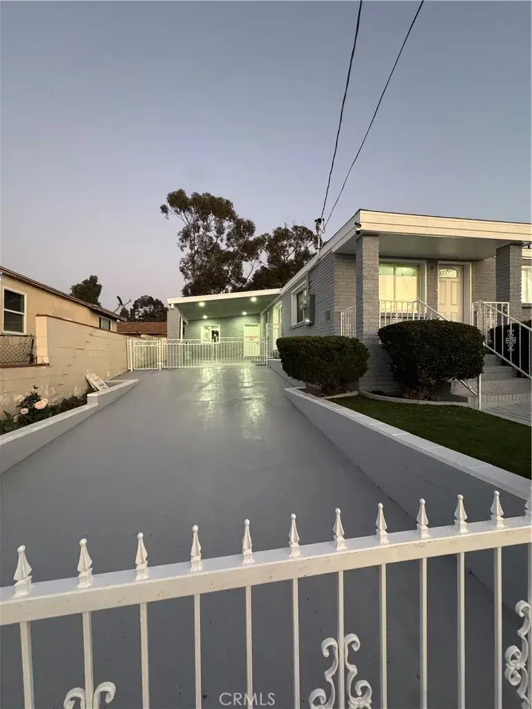 427 S 46th, San Diego, CA 92113 - Image #2